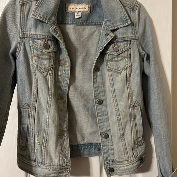 Abercrombie & Fitch Girl’s Denim Jacket 🧥 - Picture 3 of 9